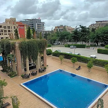 Луксозен Апартамент В К-Кс Златни Пясъци 4*
